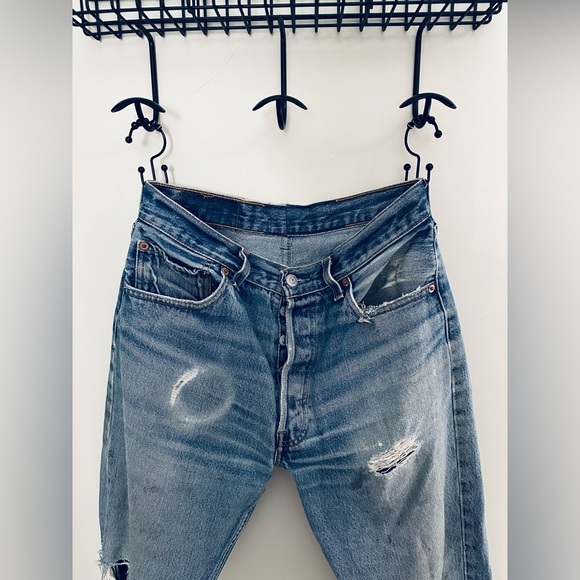 Levi’s VINTAGE 501 Jeans | Medium Wash, Destroyed - Picture 3 of 9